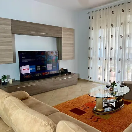 Noah 2 Bedrooms With Free Parking 50 M From Center *