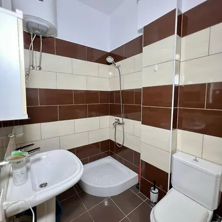 Noah 2 Bedrooms With Free Parking 50 M From Center Apartment *