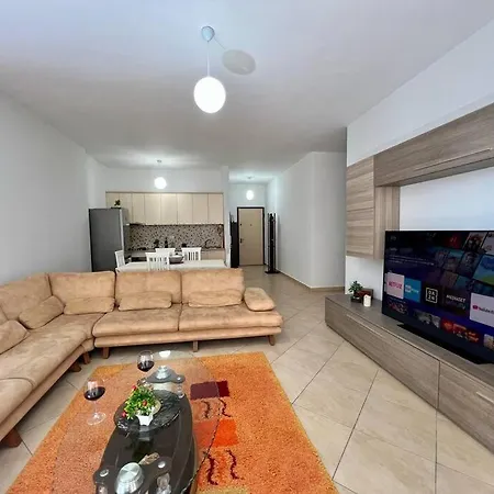 Noah 2 Bedrooms With Free Parking 50 M From Center