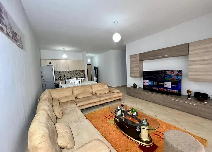 Noah 2 Bedrooms With Free Parking 50 M From Center 公寓